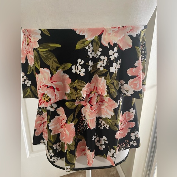 Woman’s bathing suit tankini top - Picture 2 of 4